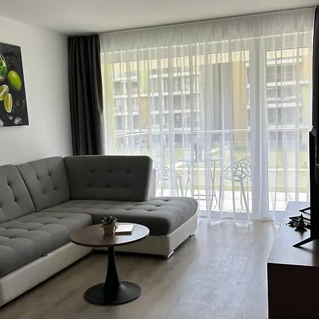 Dingi 103 Апартаменты Шиофок